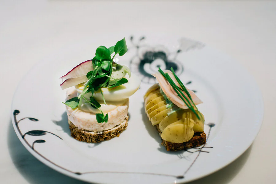 Comment dresser une assiette pour une entrée froide ?